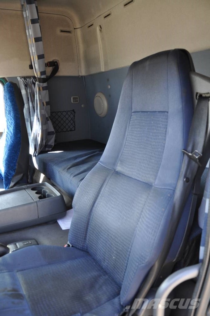 Volvo FM-340 4*2 Camiões de caixa fechada