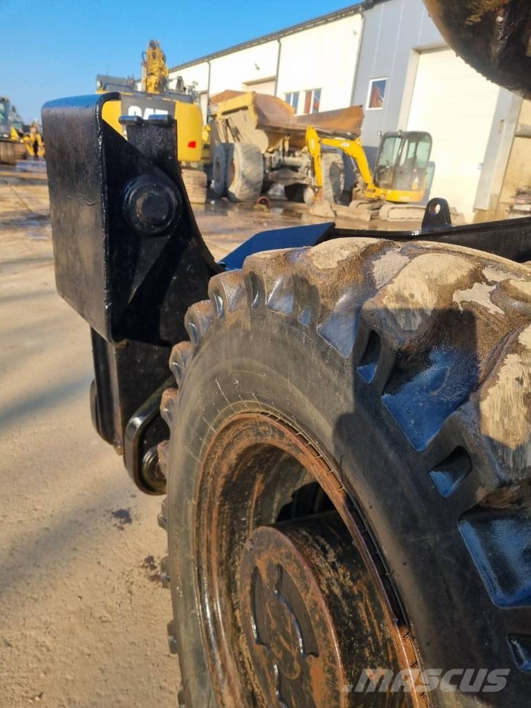 JCB JS 130 W Escavadoras de rodas