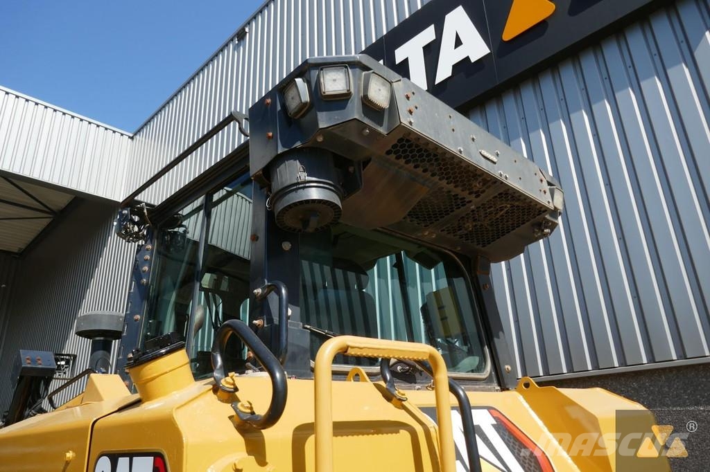CAT D6 LGP Pásové dozéry