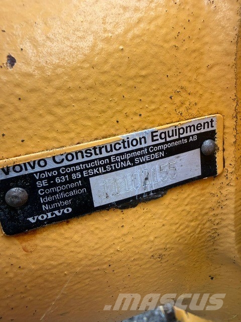 Volvo L 220 F USED FRONT AXLES Осі