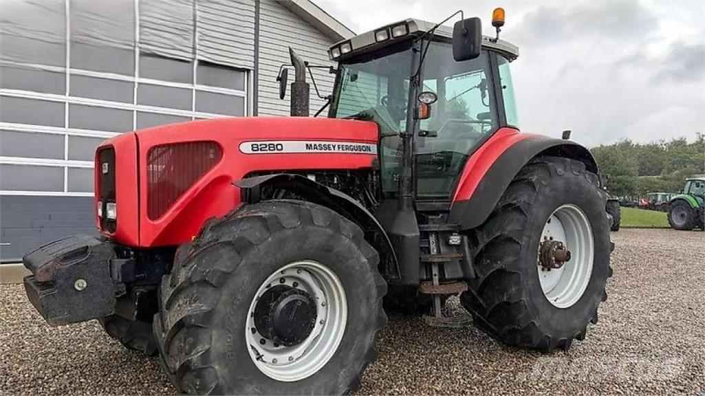 Massey Ferguson 8280 Traktorji