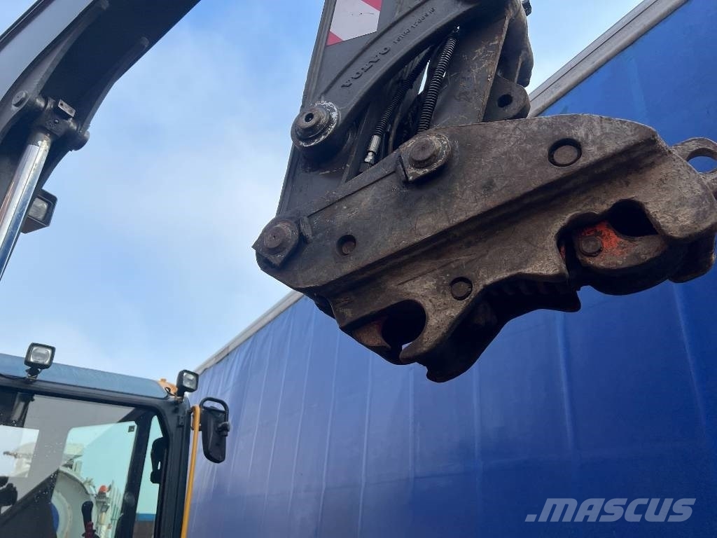 Volvo ECR 88 D Paletli ekskavatörler