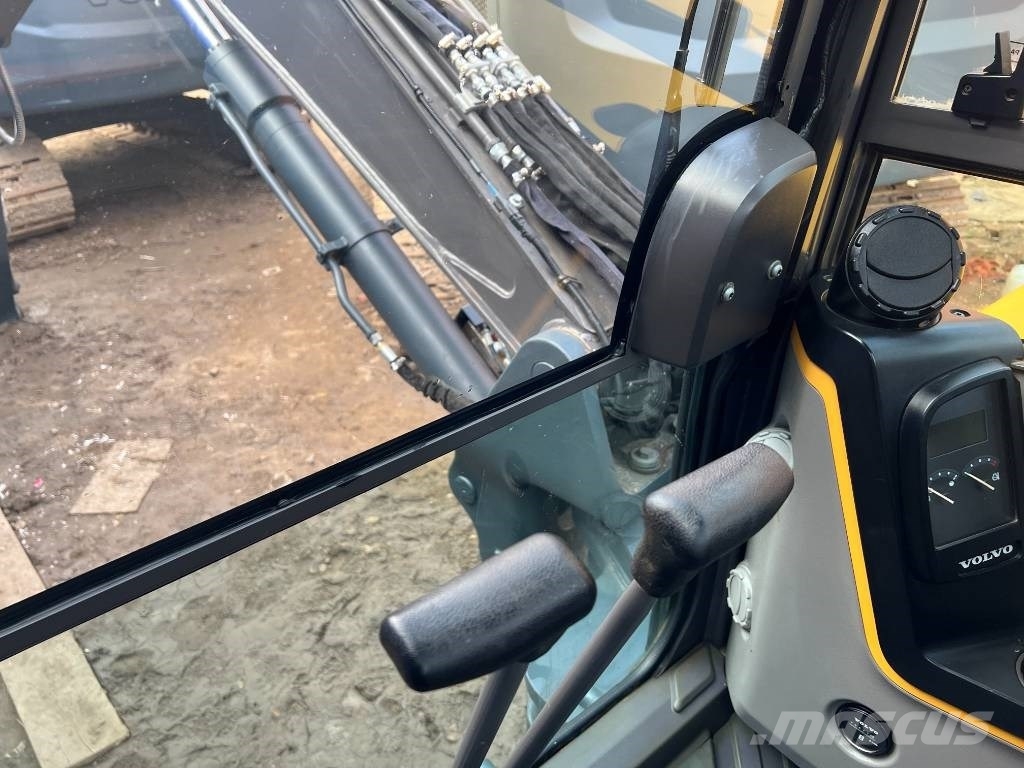 Volvo ECR 88 D Paletli ekskavatörler