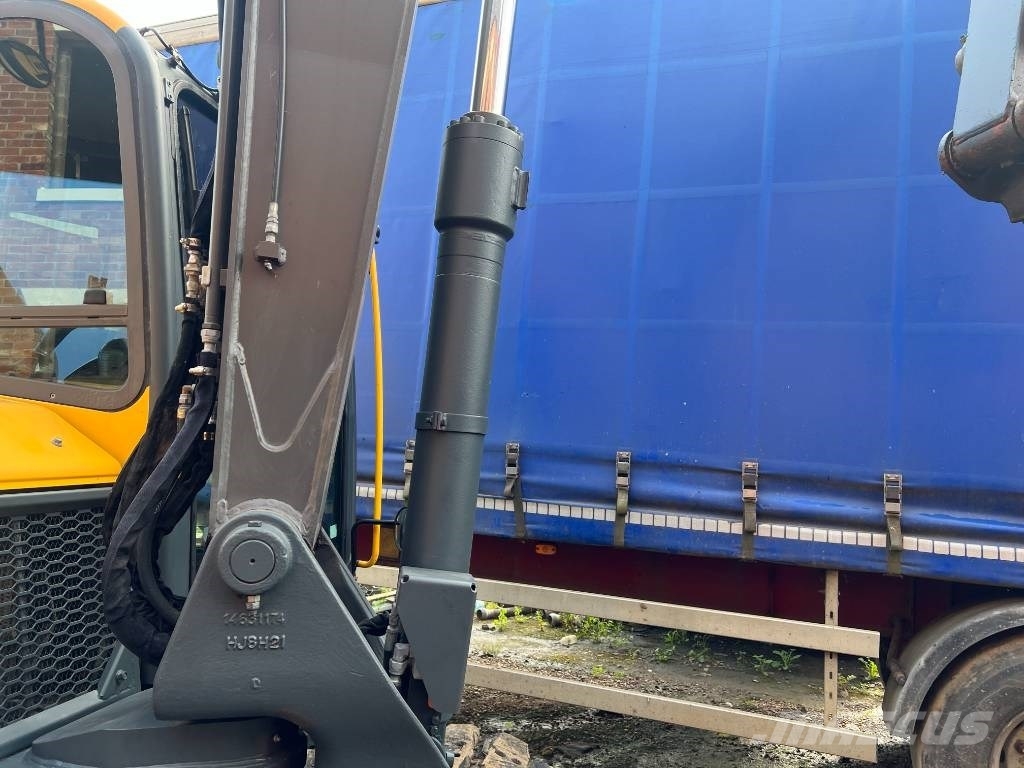 Volvo ECR 88 D Paletli ekskavatörler