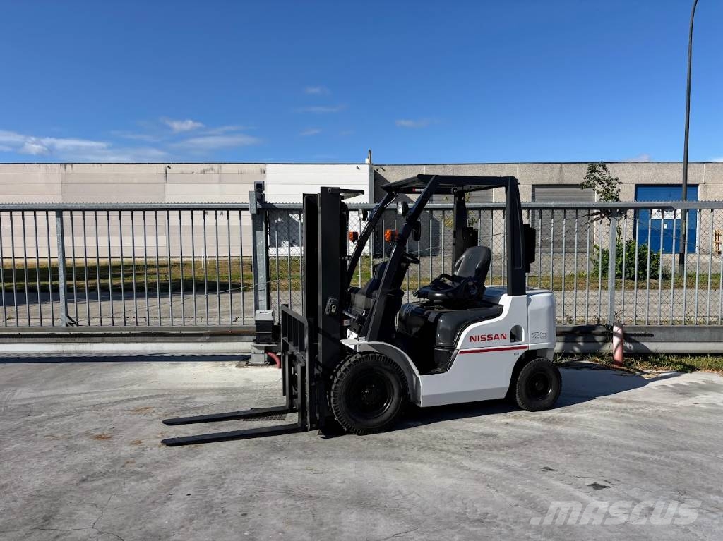 Nissan NY1F2A20 شاحنات الديزل