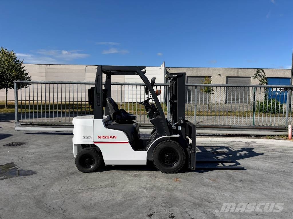Nissan NY1F2A20 شاحنات الديزل