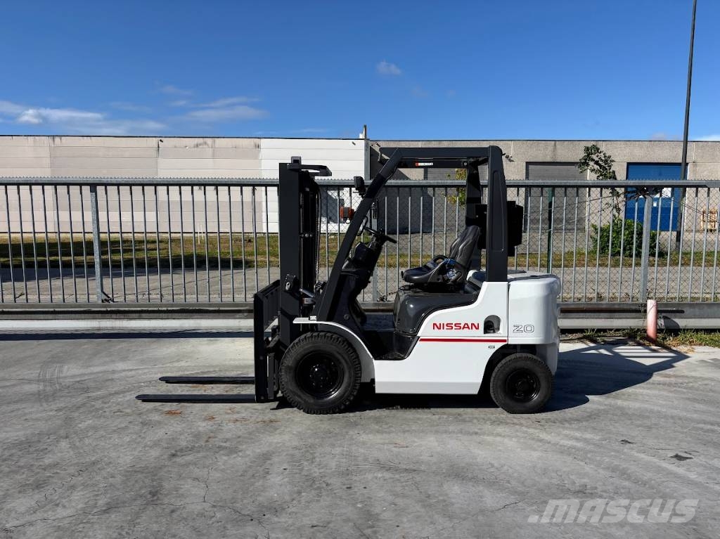 Nissan NY1F2A20 شاحنات الديزل