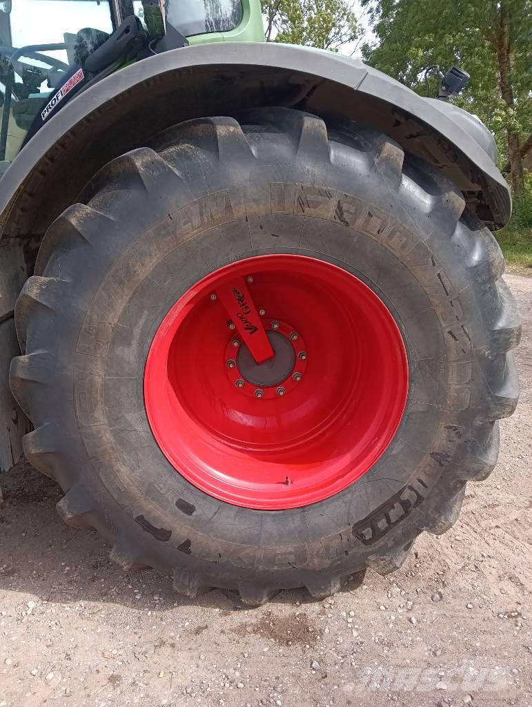 Fendt 828 Vario Profi Plus Trattori