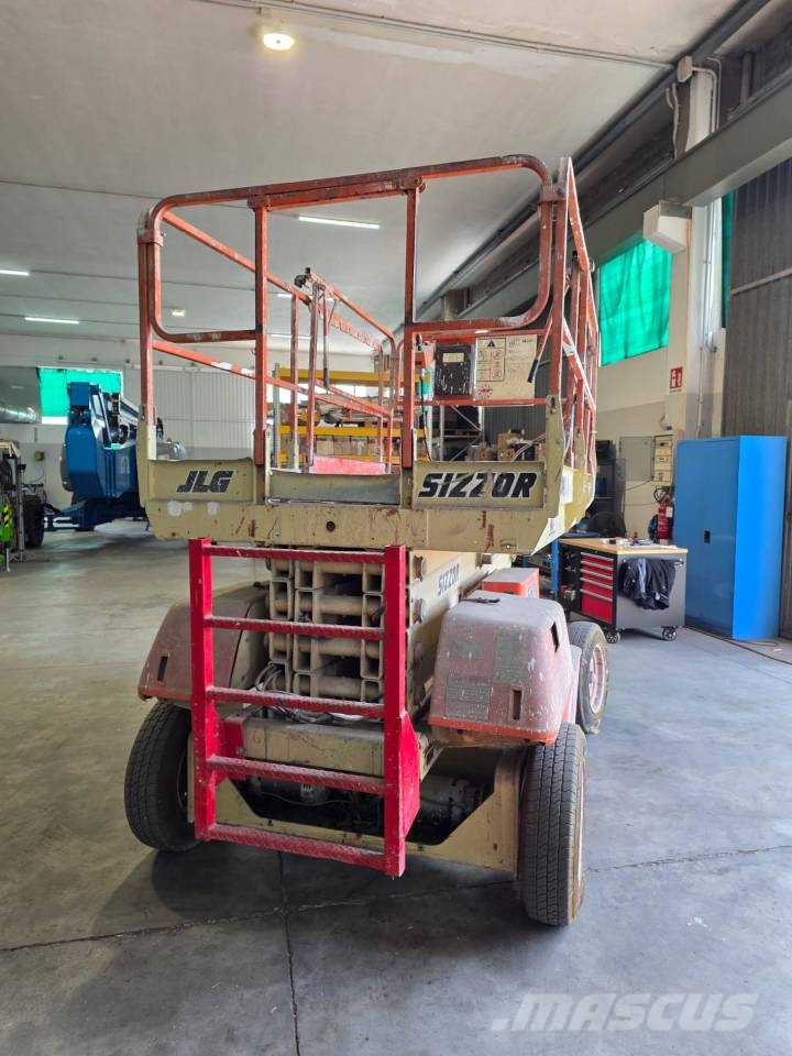 JLG 3369 Šķerveida pacēlāji