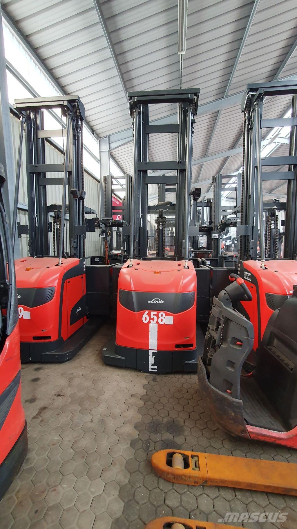Linde V48 High lift order picker