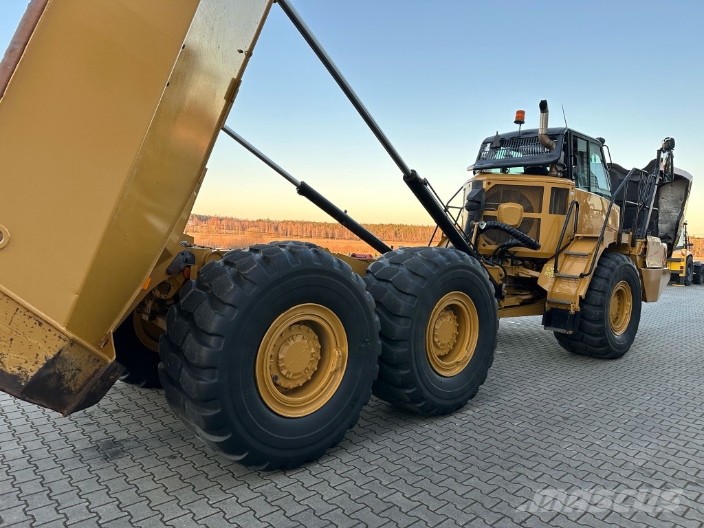 CAT VOLVO BELL 730 Dumper - Knickgelenk