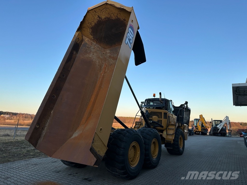 CAT VOLVO BELL 730 Dumper - Knickgelenk