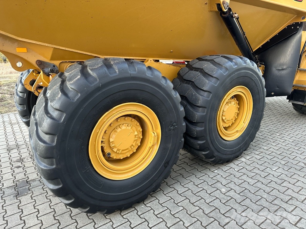 CAT VOLVO BELL 730 Dumper - Knickgelenk