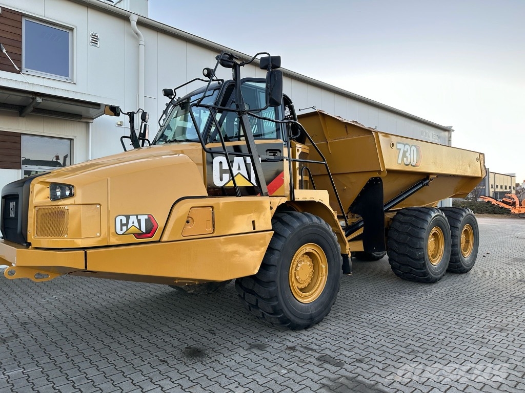 CAT VOLVO BELL 730 Dumper - Knickgelenk