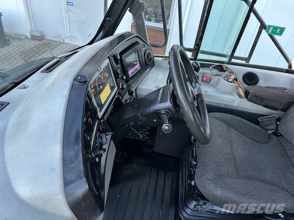 CAT VOLVO BELL 730 Dumper - Knickgelenk
