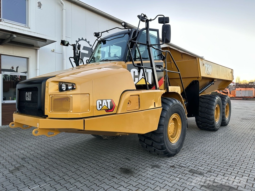 CAT VOLVO BELL 730 Dumper - Knickgelenk