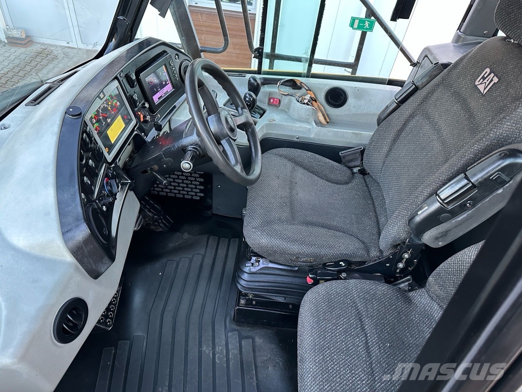 CAT VOLVO BELL 730 Dumper - Knickgelenk