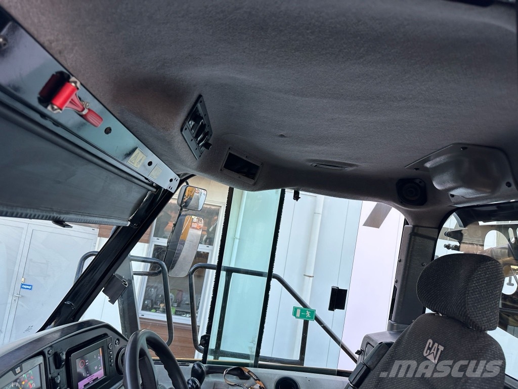 CAT VOLVO BELL 730 Dumper - Knickgelenk