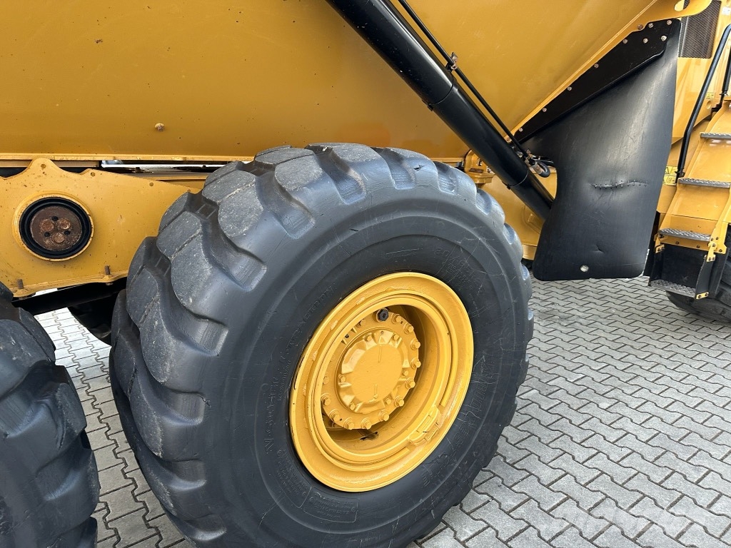 CAT VOLVO BELL 730 Dumper - Knickgelenk