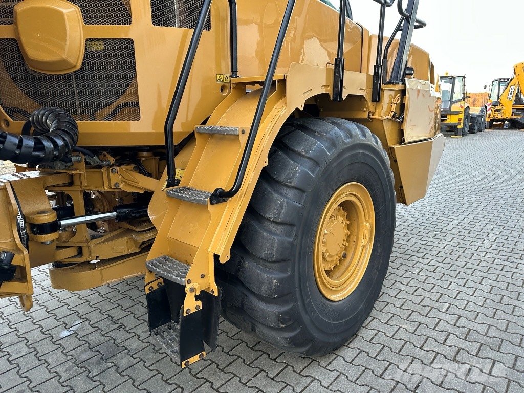 CAT VOLVO BELL 730 Dumper - Knickgelenk