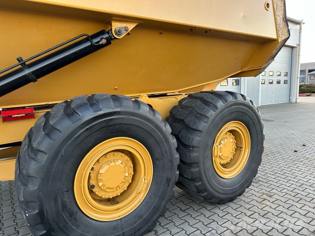 CAT VOLVO BELL 730 Dumper - Knickgelenk