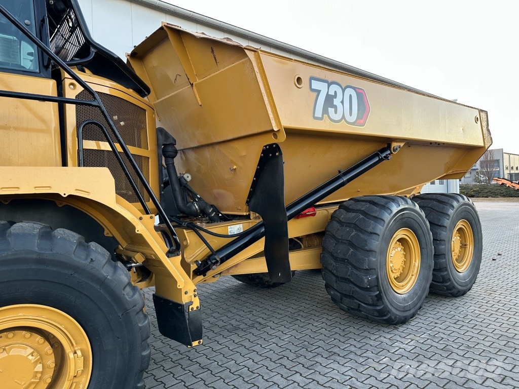 CAT VOLVO BELL 730 Dumper - Knickgelenk