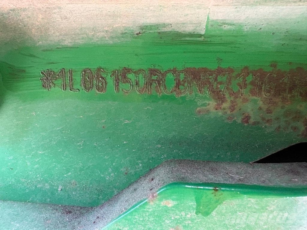 John Deere 6150 R الجرارات