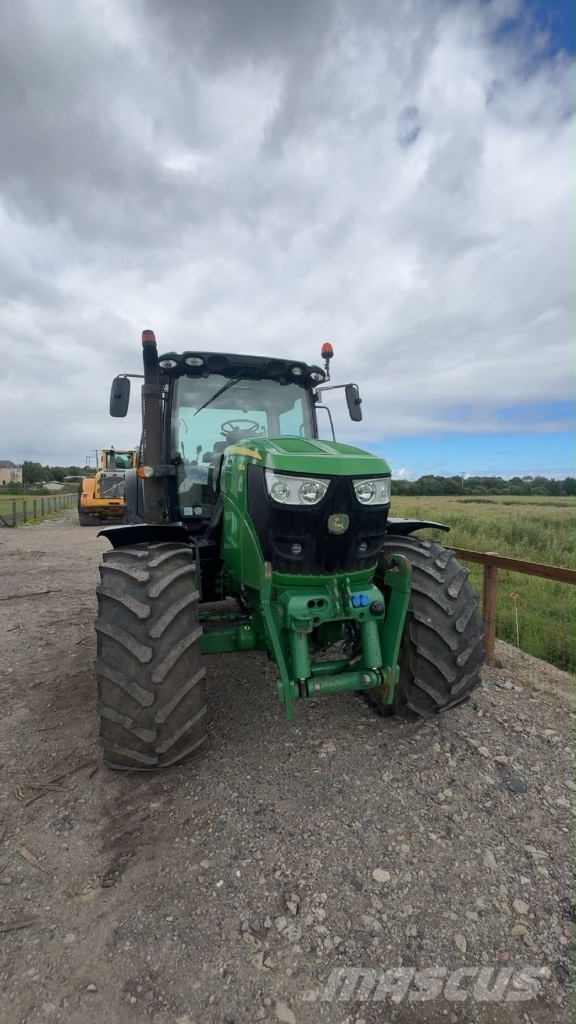 John Deere 6150 R الجرارات