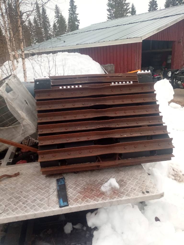 Prinoth/Pisten bully Everest Tracks, chains and undercarriage
