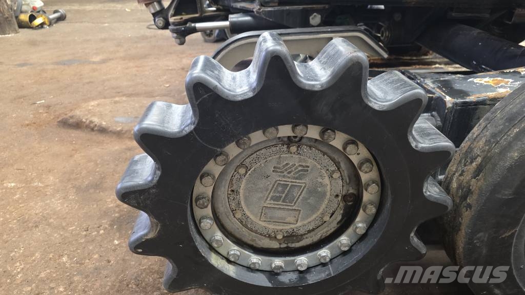 Prinoth/Pisten bully Everest Tracks, chains and undercarriage