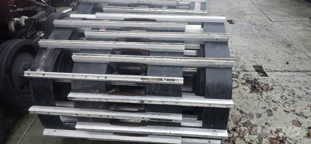 Prinoth/Pisten bully Everest Tracks, chains and undercarriage