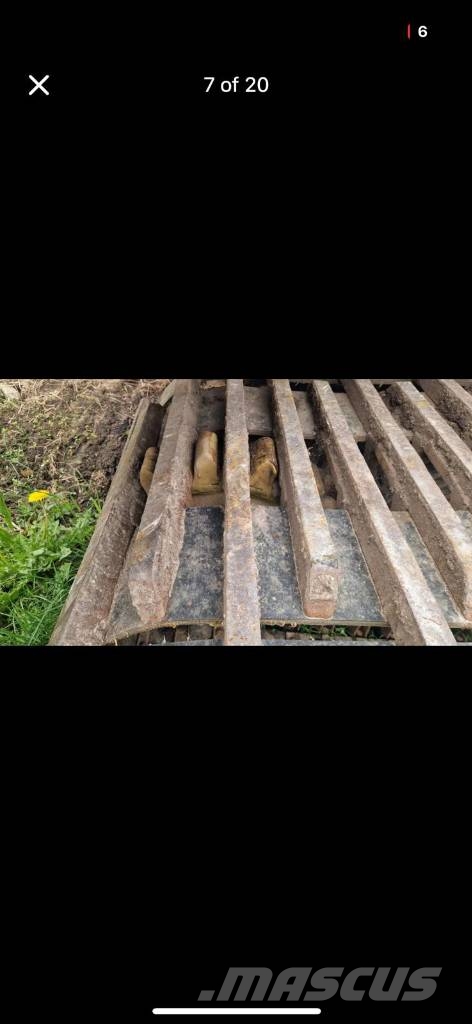 Prinoth/Pisten bully Everest Tracks, chains and undercarriage