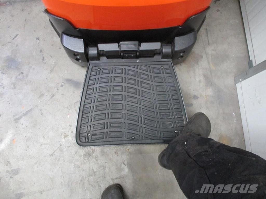 BT SWE200D Pallettruck met meerij platform
