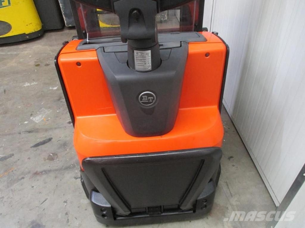 BT SWE200D Pallettruck met meerij platform
