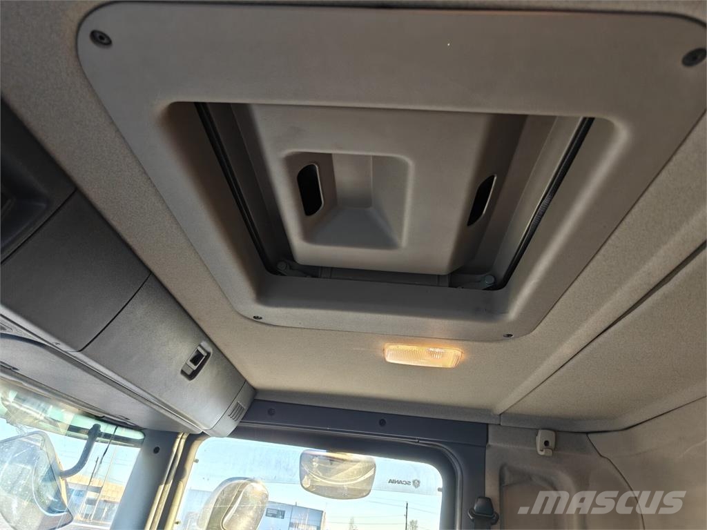Scania P 230 탑차 트럭
