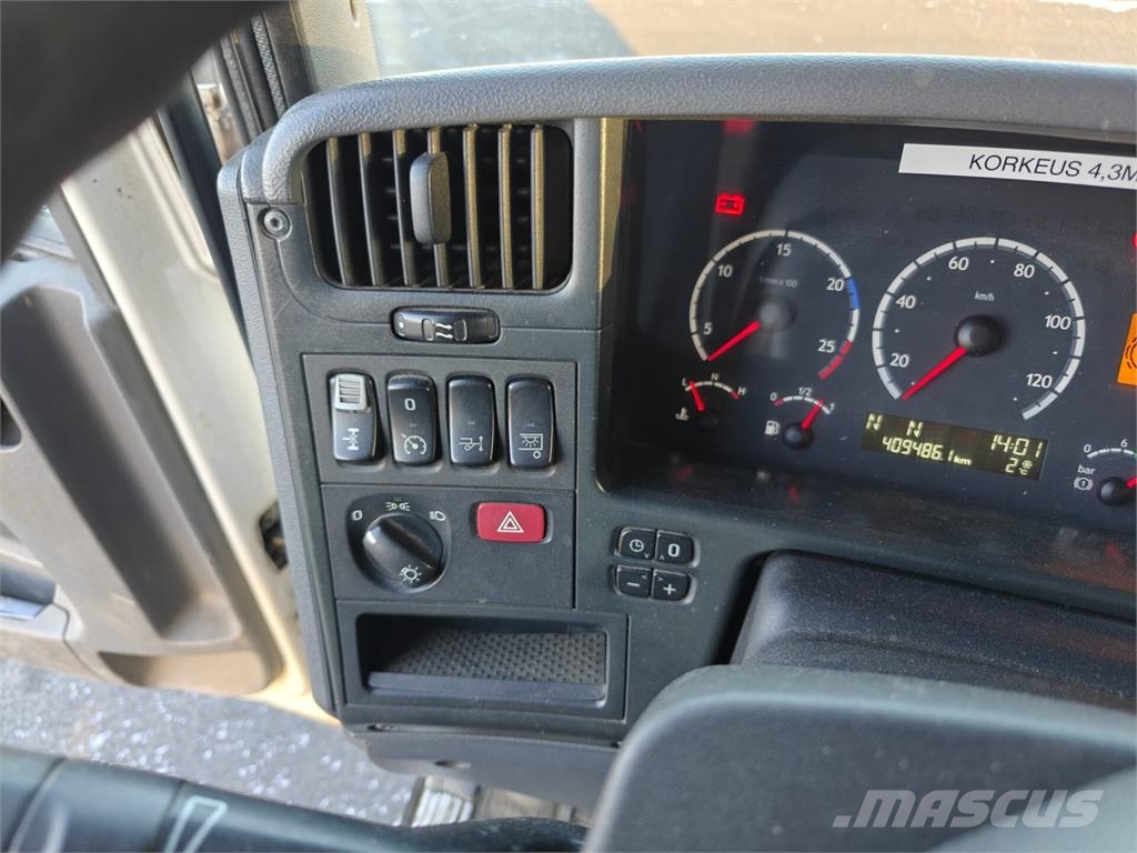 Scania P 230 탑차 트럭