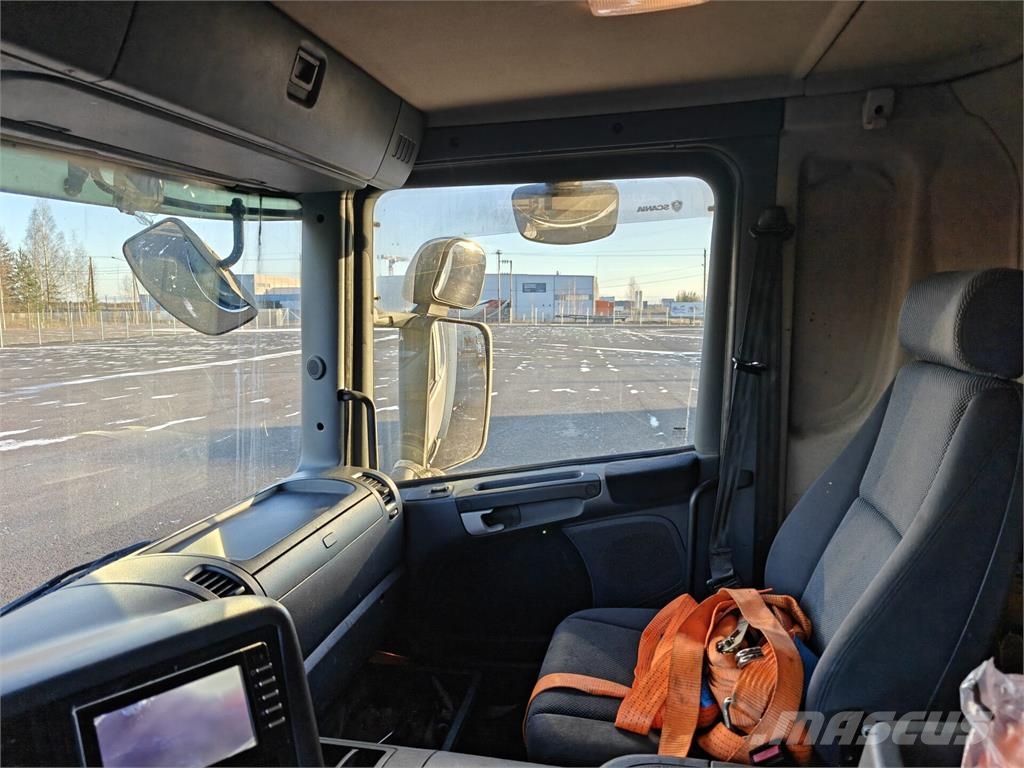 Scania P 230 탑차 트럭