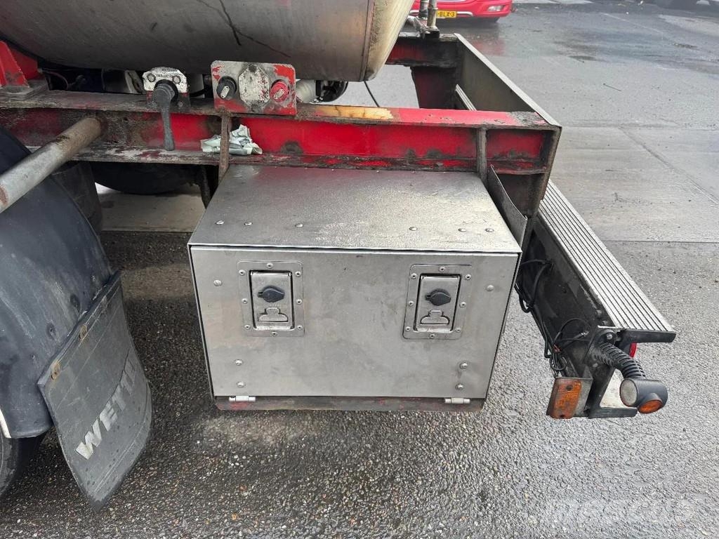Magyar UOPLYST 3 AXLE - BPW - 3 COMPARTIMENTS Semirremolques cisterna
