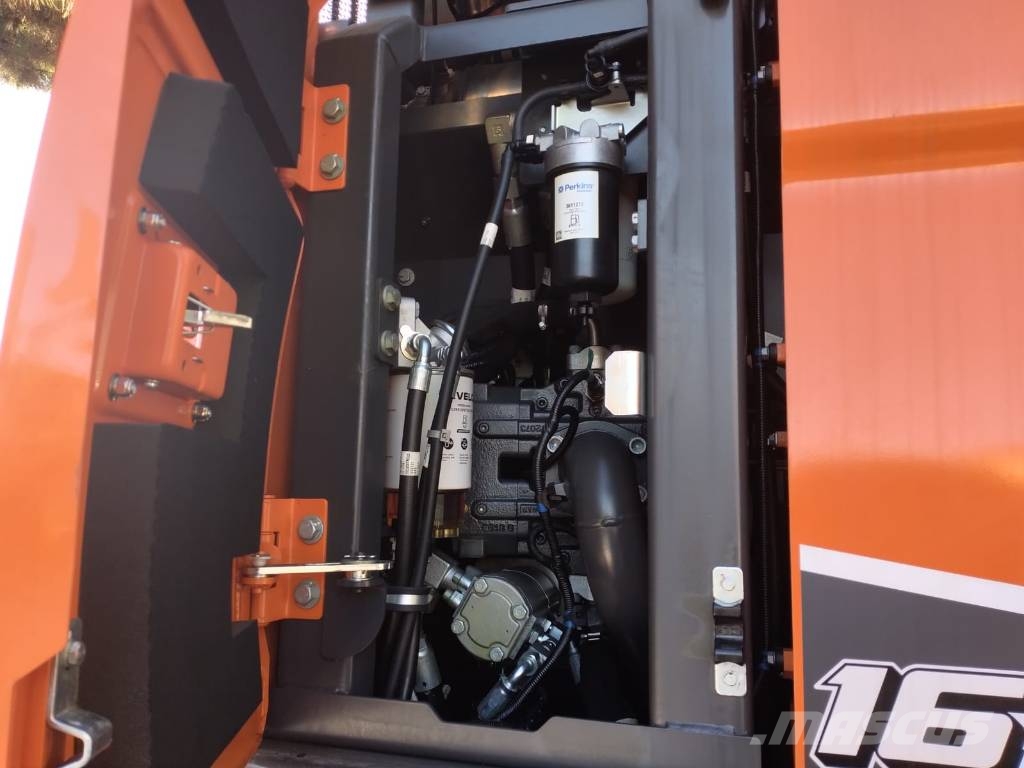 Develon DX 165 WR-7 Wielgraafmachines