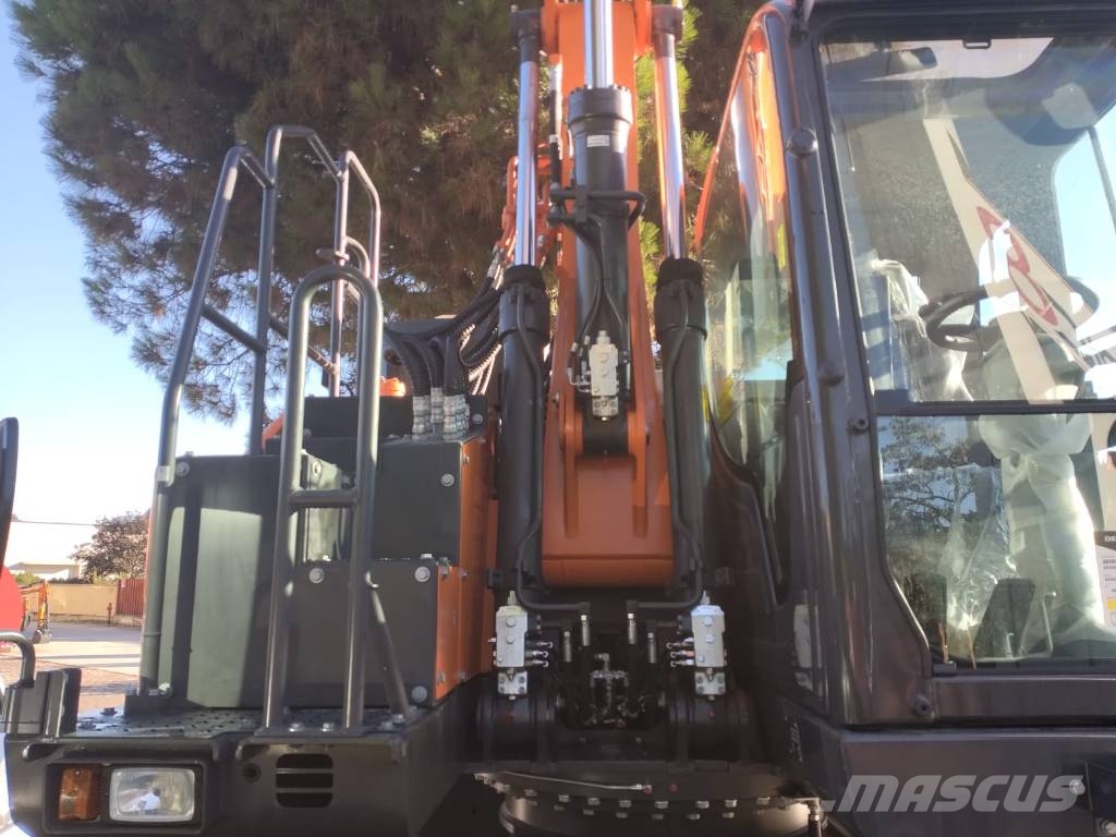 Develon DX 165 WR-7 Wielgraafmachines