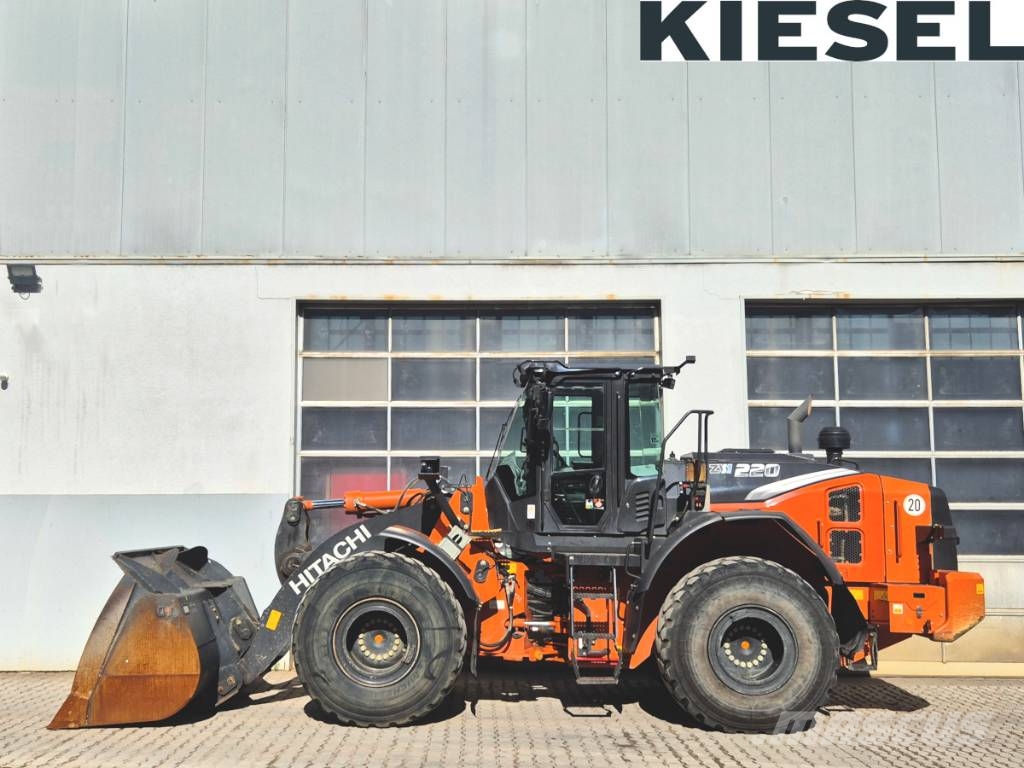 Hitachi ZW 220-7 Iekrāvēji uz riteņiem