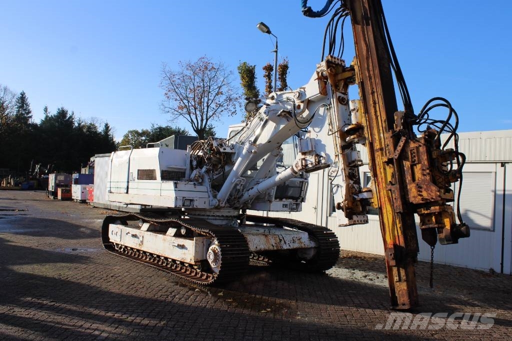 Liebherr R 942 Mašine za zabijanje stubova