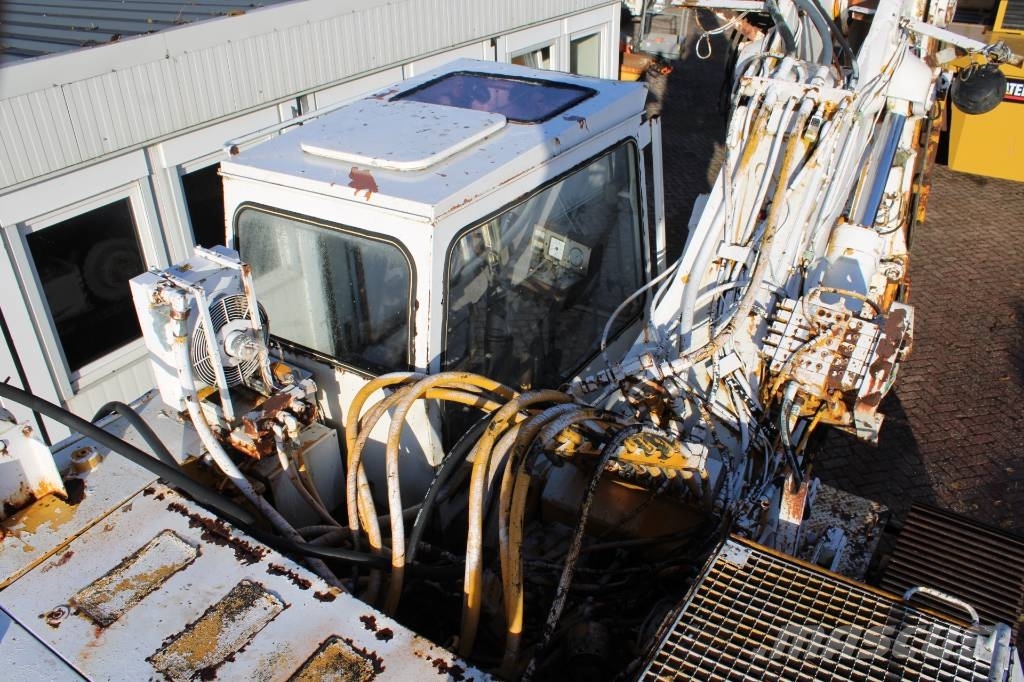 Liebherr R 942 Mašine za zabijanje stubova