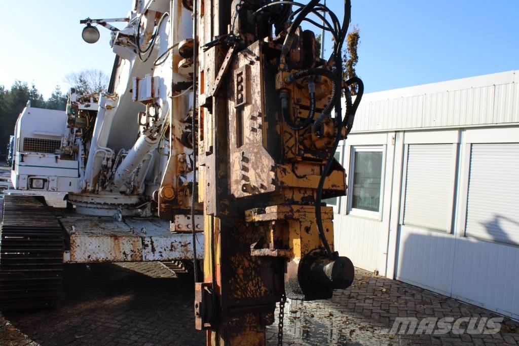 Liebherr R 942 Mašine za zabijanje stubova
