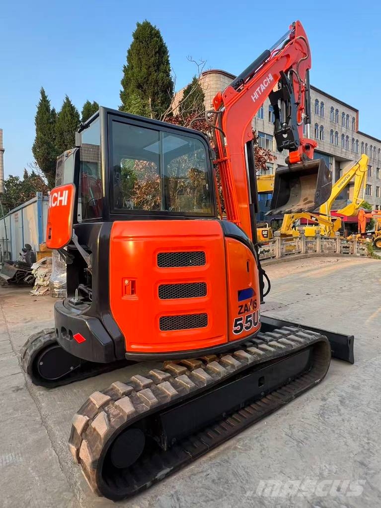 Hitachi ZX 55 حفارات وسط 7 طن - 12 طن