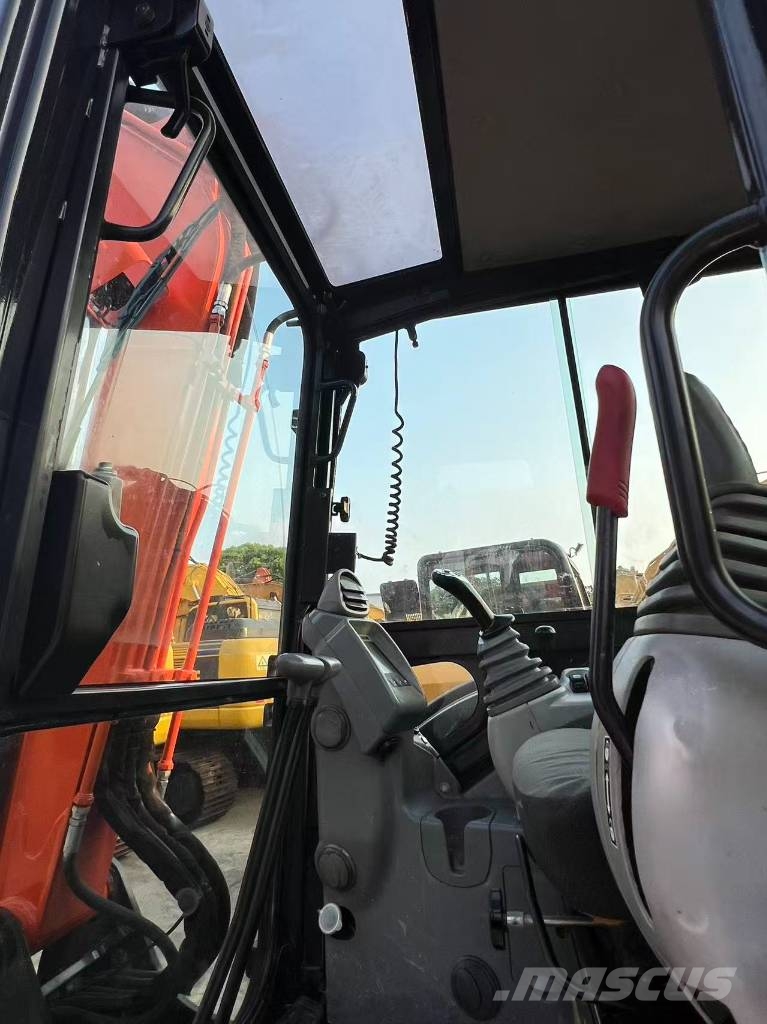 Hitachi ZX 55 حفارات وسط 7 طن - 12 طن