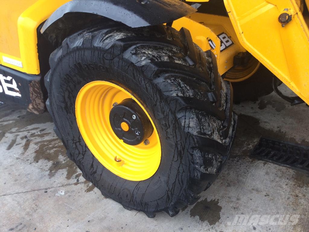 JCB 542-70 agri super Poljoprivredni teleskopski utovarivači