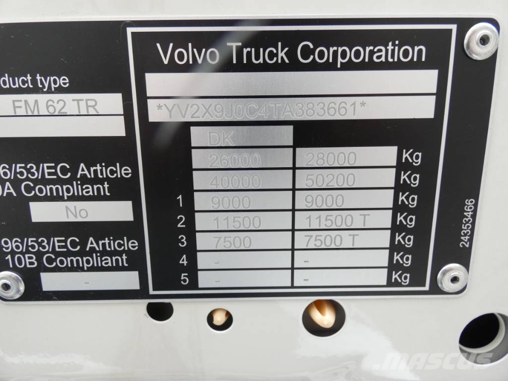 Volvo FM 26.330 Vlakke laadvloer met kraan