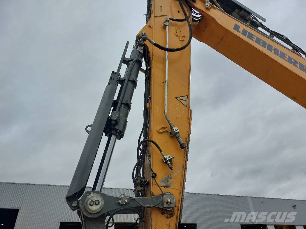 Liebherr R936LC Gravemaskiner på larvebånd