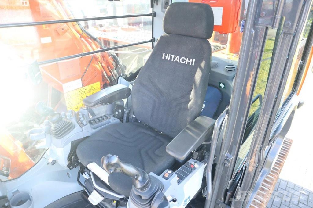 Hitachi ZX300 LC-7 | ROTOTILT | BUCKET Raupenbagger